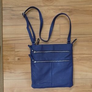 Merona Navy Blue Crossbody Bag with Adjustable Strap Faux Leather💙